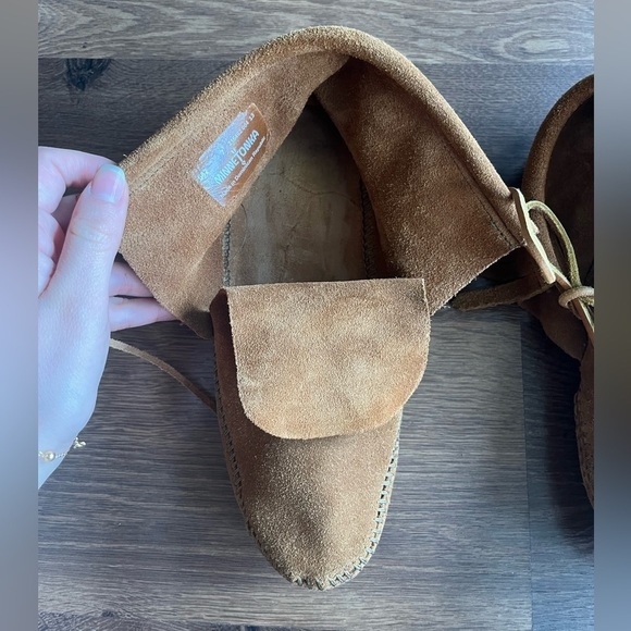 NWOT Minnetonka Women's Classic Fringe Boot in Softsole Brown - Picture 11 of 15